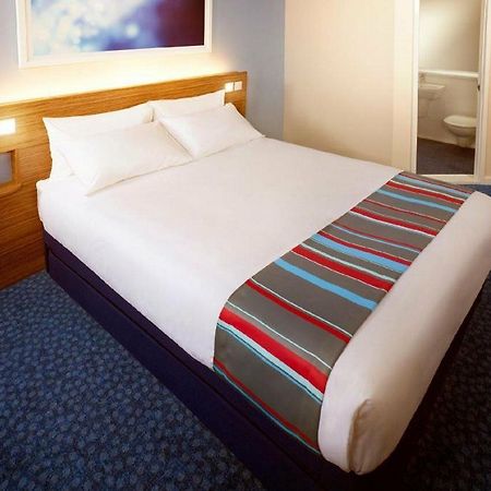 Travelodge Cardiff M4 Exterior photo